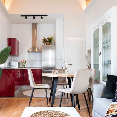 Apartamento Familiar Nuevo De Diseno En La Mejor Zona De Triana, Parking Included Sevilla Exteriör bild